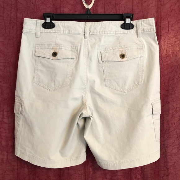 Eddie Bauer shorts, lt khaki color, size 8. NWOT - Picture 2 of 3